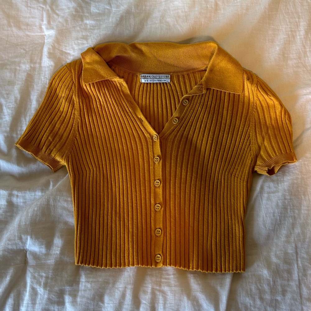 urban outfitters cropped short sleeve sweater top